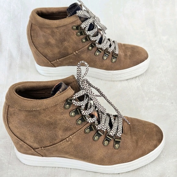 Not Rated TIBI Women's Size 7.5 M Hidden Wedge Sneaker Tan Brown Flannel Accent - Picture 5 of 8